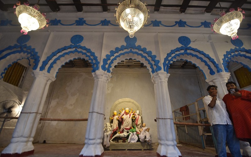 In Images: Artisan paints eye of Goddess Durga at Kolkata's 330-Year-Old Hara Kutir residence