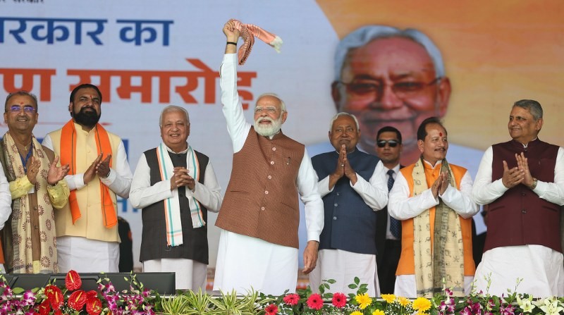 PM Modi attends Nitish Kumar's swearing-in ceremony in Patna