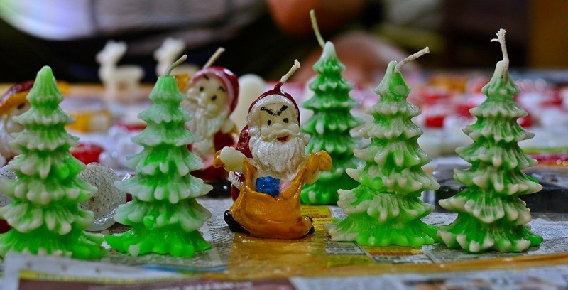 Kolkata wax artist Tuhin Mukherjee brings Santa Claus to life ahead of Christmas