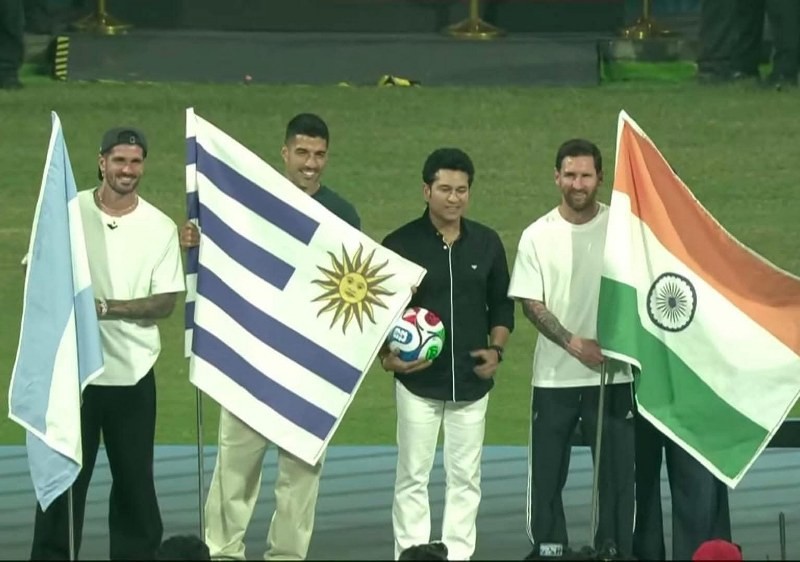 In images : Messi joins Sachin Tendulkar during mega Mumbai event