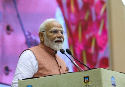 Who are the 10 people PM Modi nominated to lead the fight against obesity?