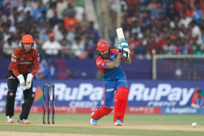 IPL: Faf du Plessis hits 50 to help Delhi Capitals beat Sunrisers Hyderabad by seven wickets