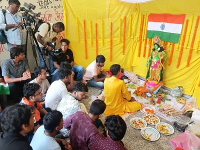 Kolkata: AVBP supporters defy ban to celebrate Ram Navami in Jadavpur University campus