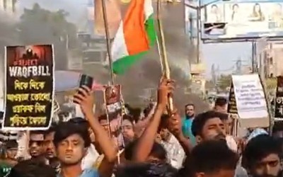 Protest against Waqf Act turns violent in Bengal's Murshidabad; cars torched, stones hurled amid clash with police