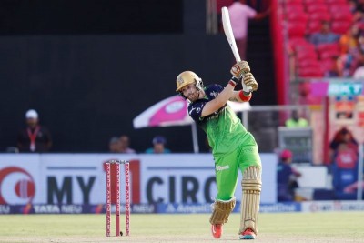 Salt, Kohli power RCB to thumping win over RR