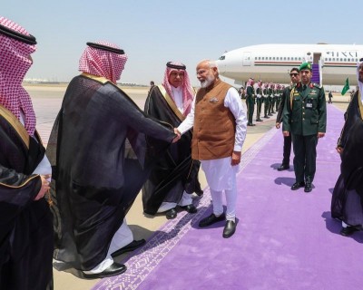 PM in Saudi Arabia: Narendra Modi's flight escorted by F15 fighter jets as a special gesture