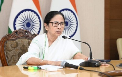 Mamata Banejree shuts six bar-cum-restaurants in Kolkata's Park Street over 'violation' of fire rules
