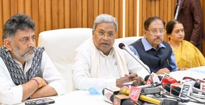 Siddaramaiah refers to Kumbh Mela in reaction to Bengaluru stampede, draws flak