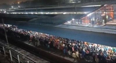 'Big headload fell from one of the passengers': Ashwini Vaishnaw on Delhi station tragedy that killed 18