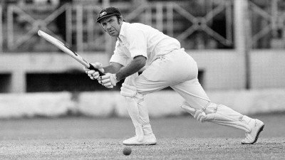 Australian cricket great Bob Simpson, a former captain and coach, dies at 89