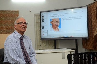 CSR in the Crossfire: Professor and practitioners debate over ethics in India Inc. at Kolkata's MCHD talk