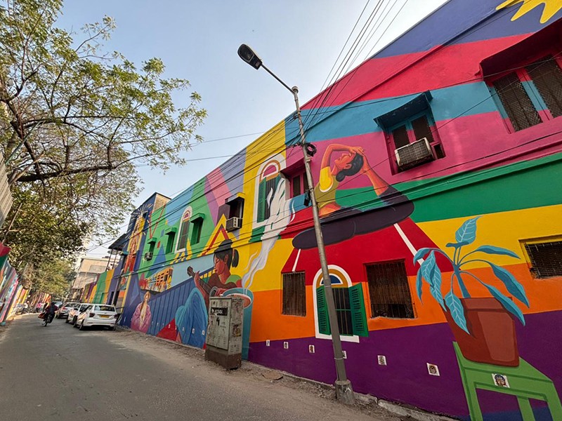 Kolkata’s Ballygunge Transforms Into a Vibrant Colour Corridor