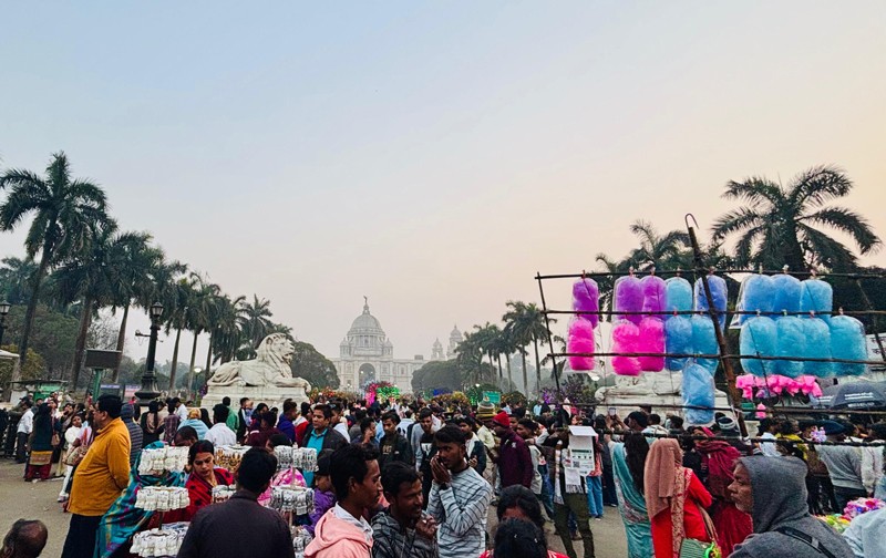 Kolkata's Alipore Zoo and Victoria Memorial experience massive, record-breaking crowds on New Year's Day