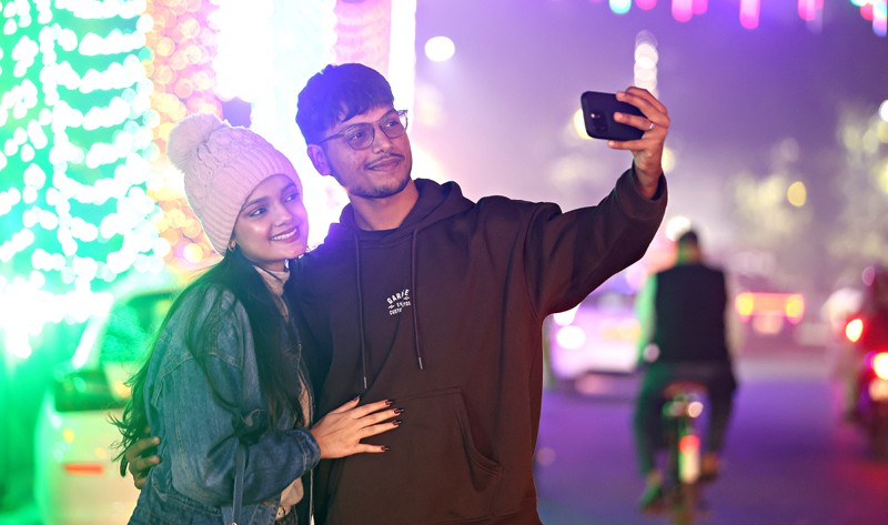 Kolkata welcomes 2026 with smiles, style and street celebrations