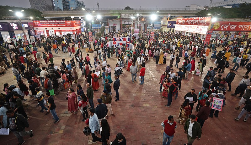 Book lovers flood Kolkata! Massive turnout at 49th International Book Fair