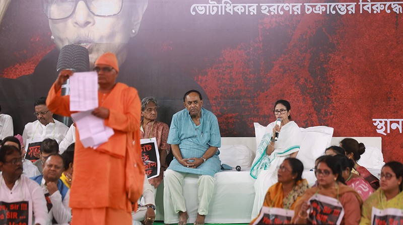 In Images: Mamata Banerjee holds dharna in Kolkata over SIR issue