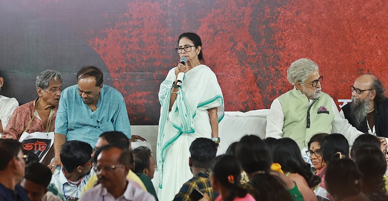 In Images: Mamata Banerjee holds dharna in Kolkata over SIR issue