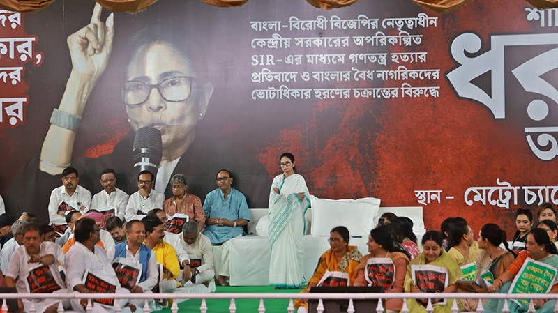In Images: Mamata Banerjee holds dharna in Kolkata over SIR issue