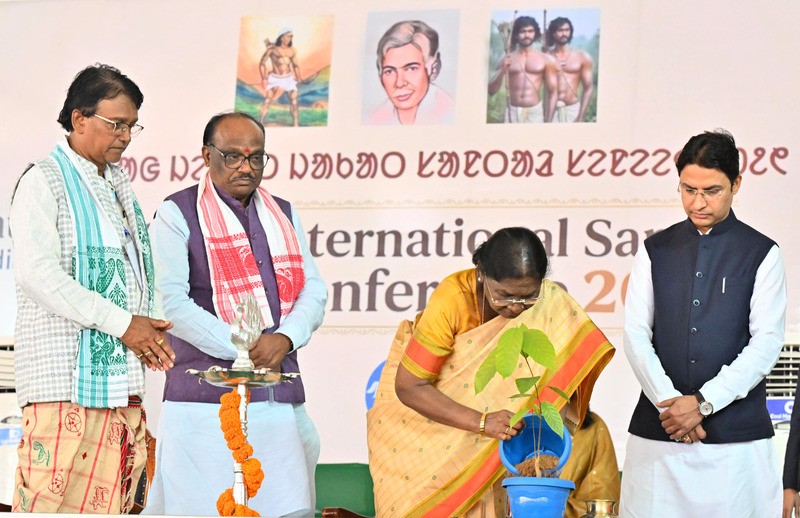 In Images: Prez Murmu attends the 9th International Santal Conference at Darjeeling