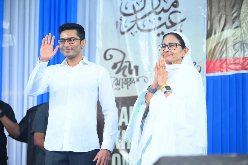 In Images: Mamata Banerjee celebrates Eid with people in Bhabanipur