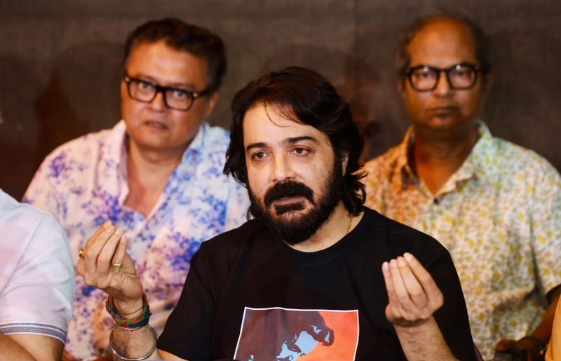 In Images: Prosenjit Chatterjee leads "Non-Cooperation" movement at Artists' Forum