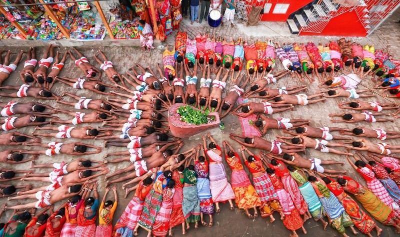 In Images: Charak Festival celebrated with fervour in Bengal's Kalyanpur Bagnan