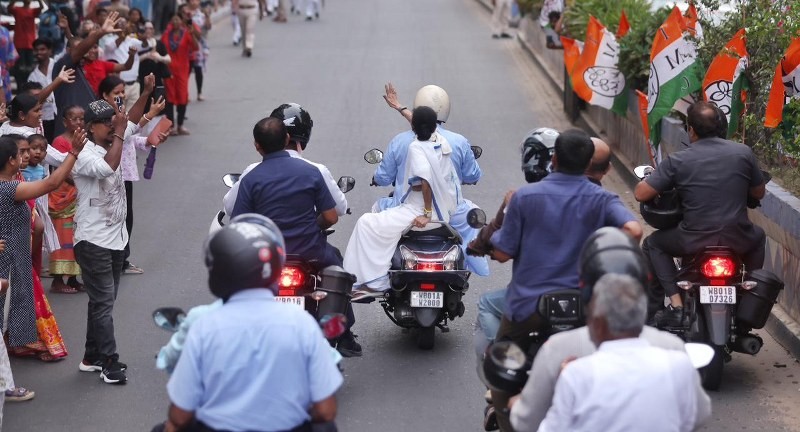 In images: Mamata Banerjee’s final campaign blitz from South Kolkata's Jadavpur to Gopal Nagar ahead of April 29 polls