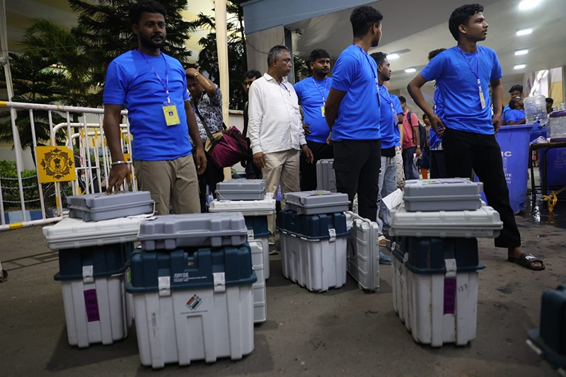 In Images: Poll preparedness peaks as VVPAT machines reach Kolkata centres ahead of final Bengal voting phase