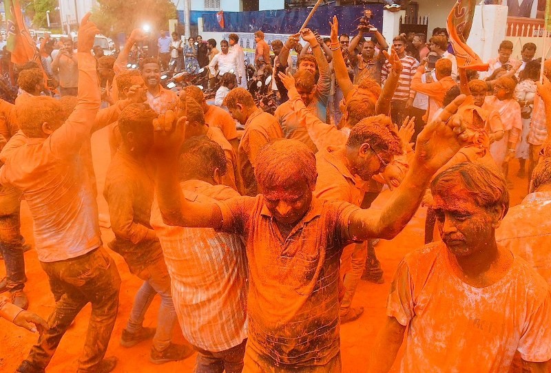 In images: In images: Kolkata erupts in saffron celebration as BJP storms to landslide Bengal victory