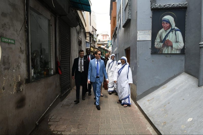US Ambassador Sergio Gor visits Missionaries of Charity in Kolkata