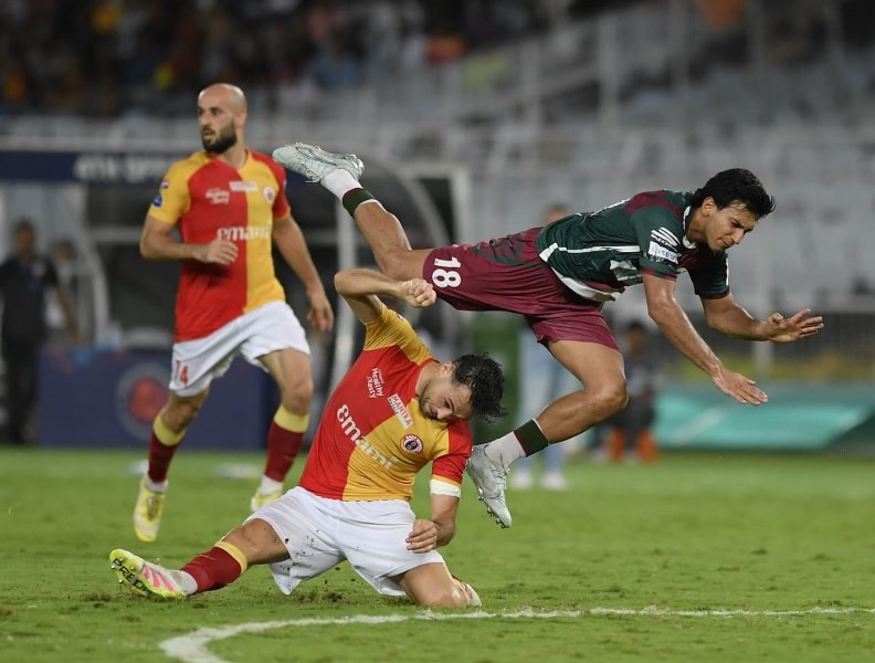 In Images: Kolkata witnesses electrifying Mohun Bagan-East Bagan derby