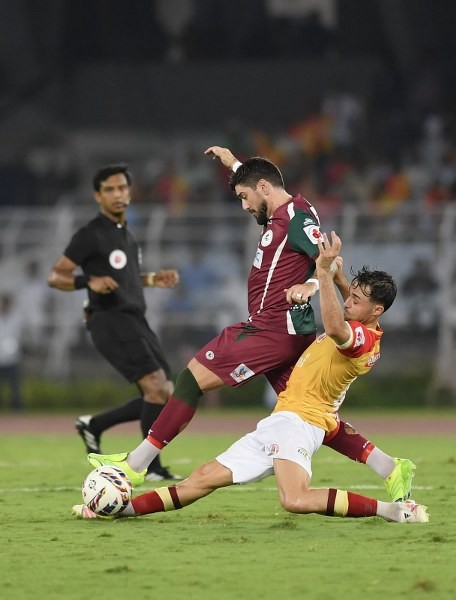 In Images: Kolkata witnesses electrifying Mohun Bagan-East Bagan derby