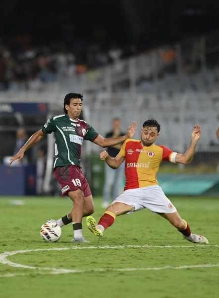 In Images: Kolkata witnesses electrifying Mohun Bagan-East Bagan derby