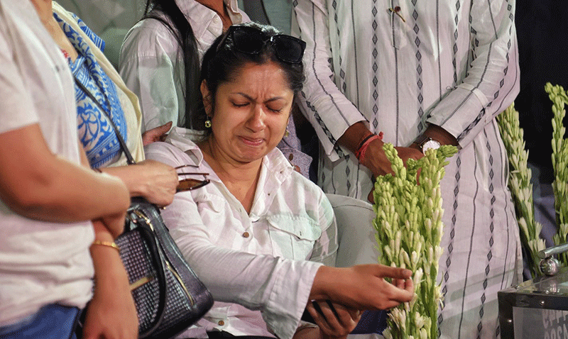 In Images: Final tributes to Bengali filmmaker Anik Dutta