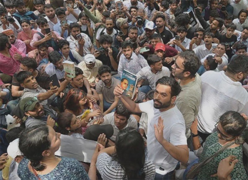 In Images: Cockroach Janta Party protests at Jantar Mantar in Delhi; demands Dharmendra Pradhan's resignation