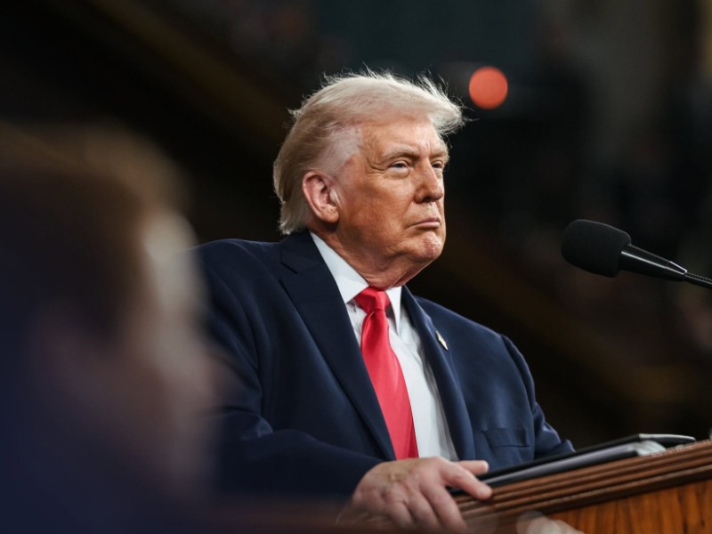 Trump predicts imminent Iran deal and Hormuz reopening, but Tehran questions signing schedule.