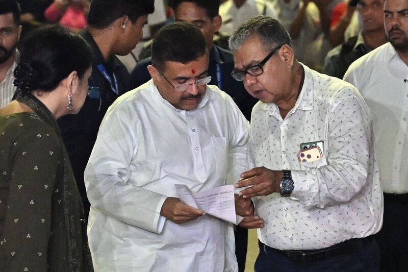 In Images: CM Suvendu Adhikari, ministers meet Taratala warehouse collapse victims at SSKM Hospital