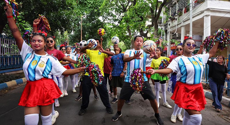 In Images: Zee5 organises World Cup Carnival Rally in Kolkata