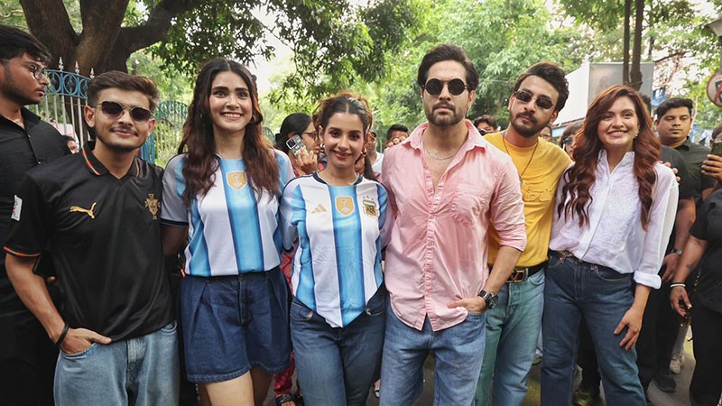In Images: Zee5 organises World Cup Carnival Rally in Kolkata