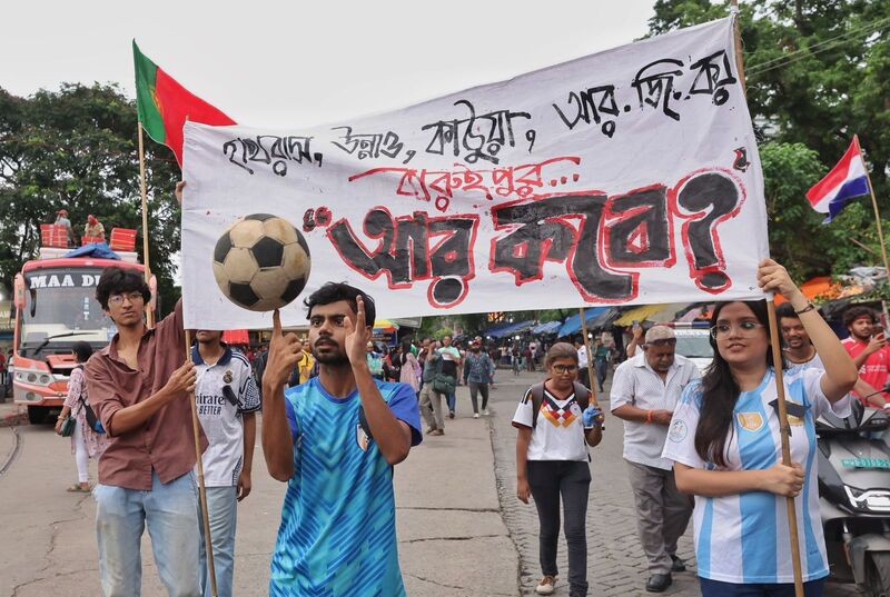 In Images: Kolkata football fans protest at Esplanade over Baruipur rape and murder case