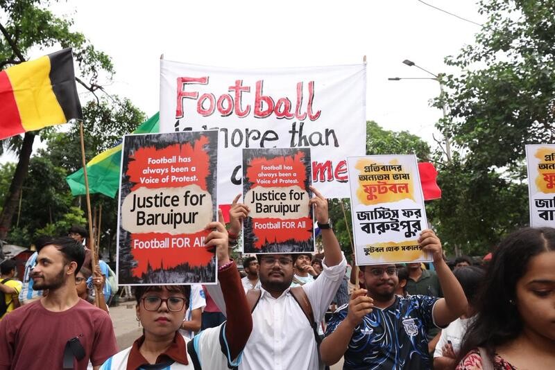In Images: Kolkata football fans protest at Esplanade over Baruipur rape and murder case