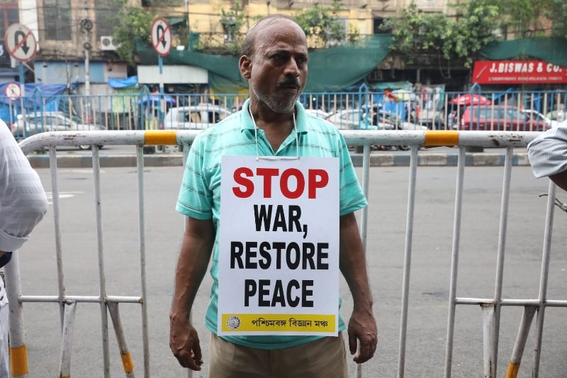 Hiroshima Day: Kolkata rally remembers atomic bombing, raises call for peace