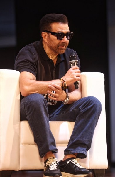 In Images: Sunny Deol, Rajkumar Santoshi promote ‘Batwara 1947’ in Kolkata