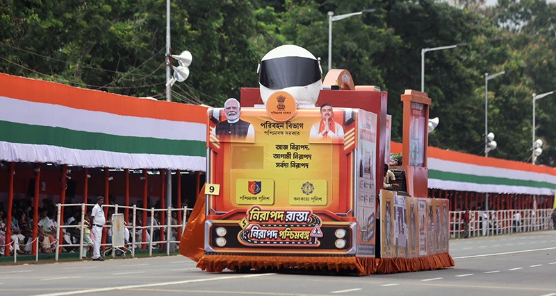 In Images: Kolkata’s Red Road comes alive with Independence Day parade, tableaux and drills