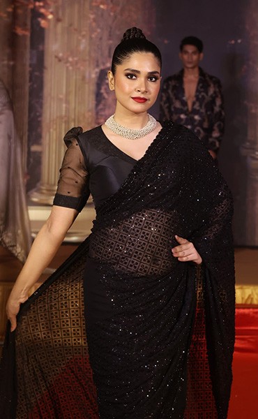 From handwoven sarees to corporate chic, Sanskriti unveils its latest collections in Kolkata