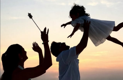 Internet melts as Ranbir Kapoor lifts Raha in adorable New Year moment shared by Alia Bhatt!