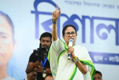 In Images: Bengal CM Mamata Banerjee addresses public rally in Moynaguri