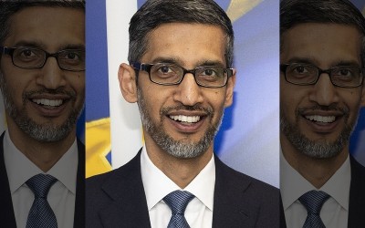 As Tim Cook steps down, Sundar Pichai’s reaction grabs attention