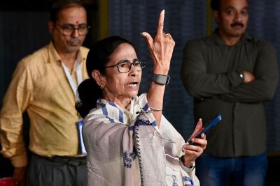 Midnight drama ends in anti-climax! Mamata’s ‘EVM tampering’ alarm deflated after 4-hour vigil
