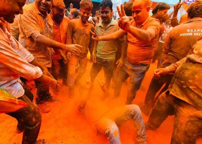 In images: In images: Kolkata erupts in saffron celebration as BJP storms to landslide Bengal victory